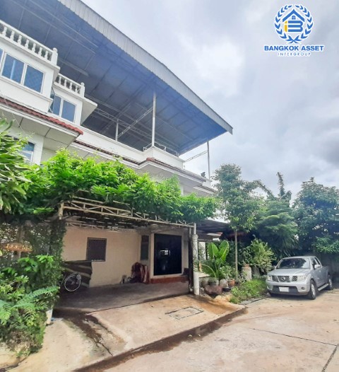 *****บ้านเดี่ยว 3 ชั้นมือสอง ในซอยเอกชัย135 เอกชัย เนื้อที่กว้างขวางมากถึง 74.10 ตร.ว. ฟังก์ชัน 8 ห้องนอน 7 ห้องน้ำ ที่จอดรถ 2 คัน พื้นที่ใช้สอยกว้างขวาง สามารถทำเป็นโฮมออฟฟิศได้ ทำเลดีเดินทางสะดวกสบาย เชื่อมต่อ ใกล้รถไฟฟ้าสายสีน้ำเงิน "สถานีหลักสอง" จองเลย!